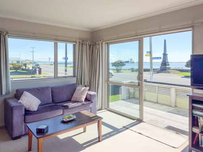 2 Burrows Street, Bluff