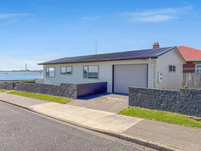 2 Burrows Street, Bluff