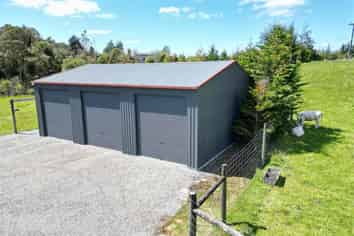  1907 Arnold Valley Road, Moana