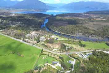  1907 Arnold Valley Road, Moana