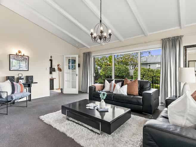 154 Mays Road, Saint Albans
