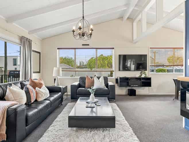 154 Mays Road, Saint Albans