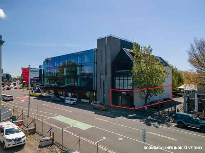 High-Profile Versatile Retail/Modern Office Space