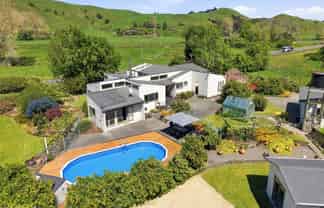 845 State Highway 4, Parikino