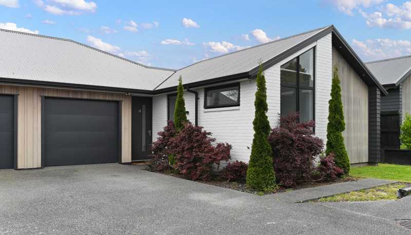 73B Houchens Road, Glenview