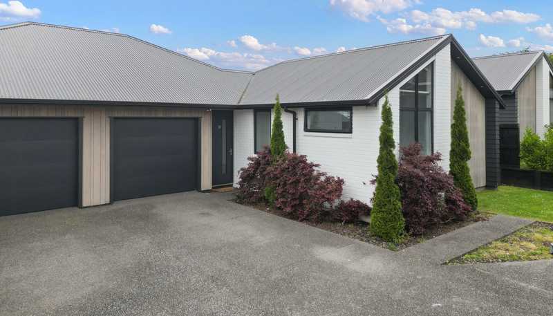 73B Houchens Road, Glenview