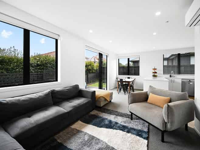 73B Houchens Road, Glenview