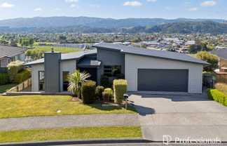 31 Riverstone Drive, Riverstone Terraces