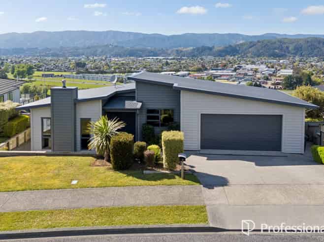 31 Riverstone Drive, Riverstone Terraces