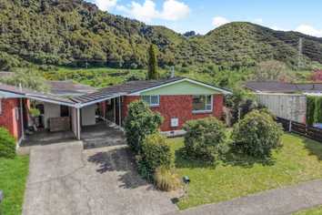 1A Fremont Grove, Totara Park