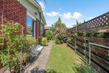 1A Fremont Grove, Totara Park