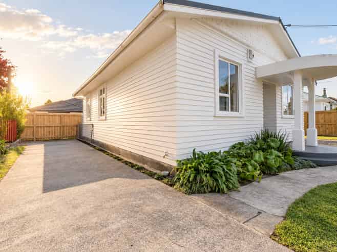 134 Seaview Road, Westown