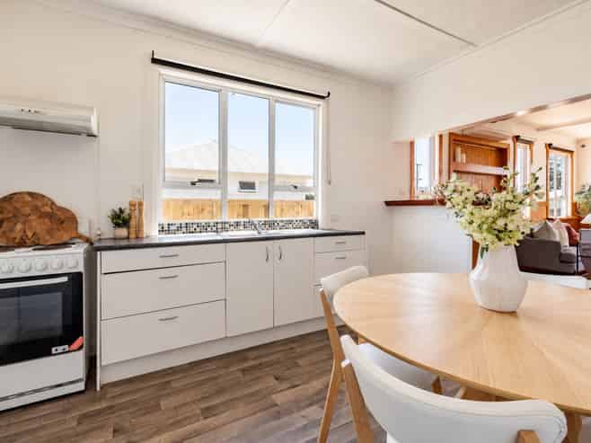 134 Seaview Road, Westown