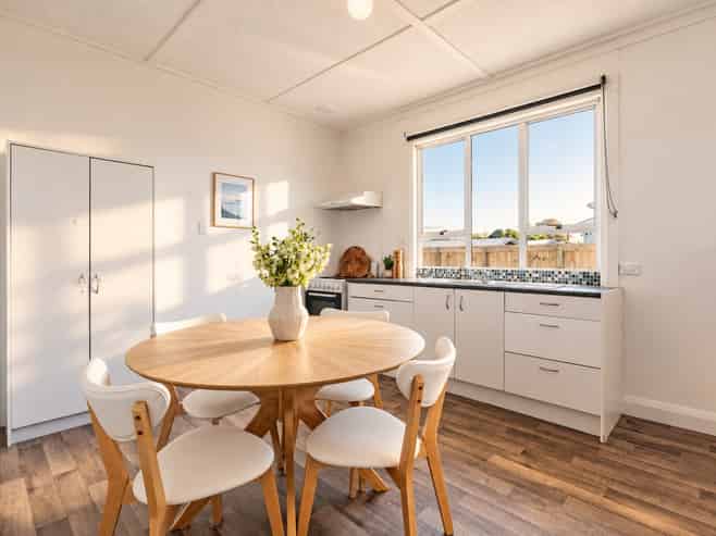 134 Seaview Road, Westown