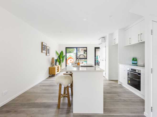 18 Ara Mara Hua, Henderson