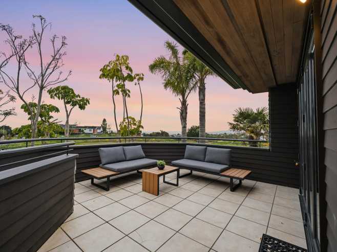 4 Centennial Place, Campbells Bay