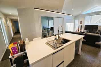 21A Burgess Road, Devonport