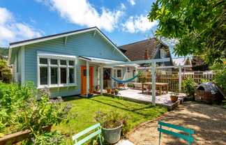 7 The Parade, Island Bay
