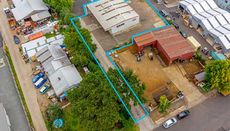 12 Waikaukau Road, Glen Eden