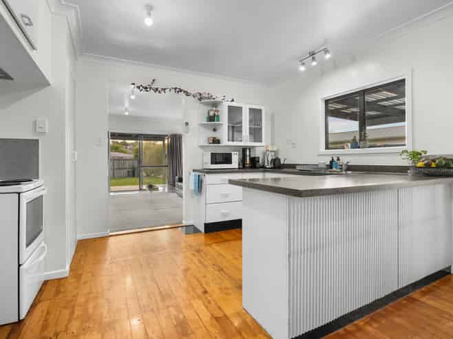 130 Awaroa Road, Helensville