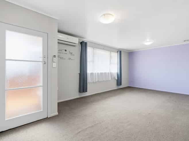 2/6 Snell Avenue, Papakura