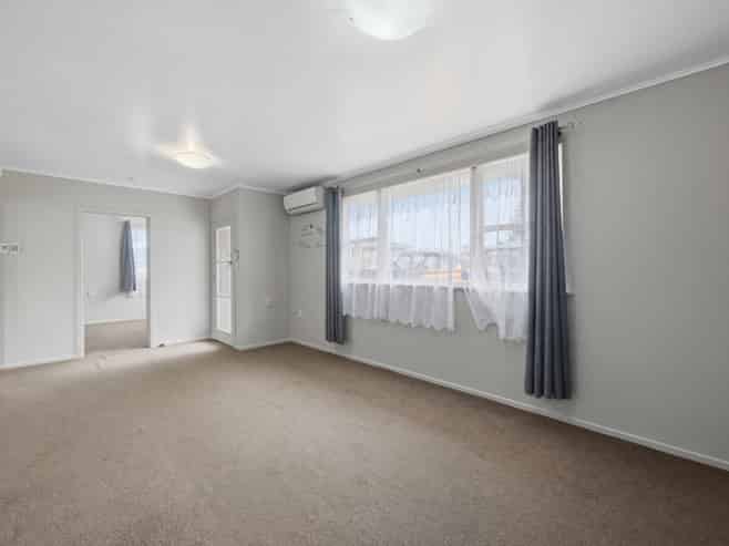 2/6 Snell Avenue, Papakura