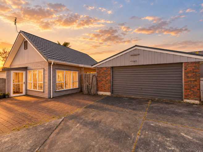 9 & 9A Pinero Place, Bucklands Beach