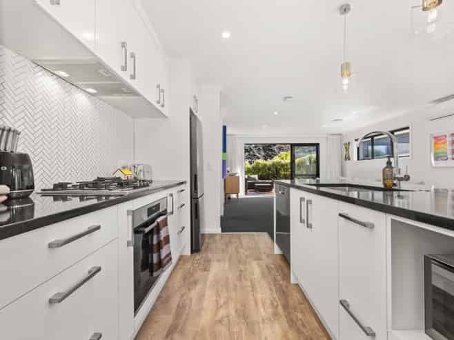 10 Pateke Drive, Porirua