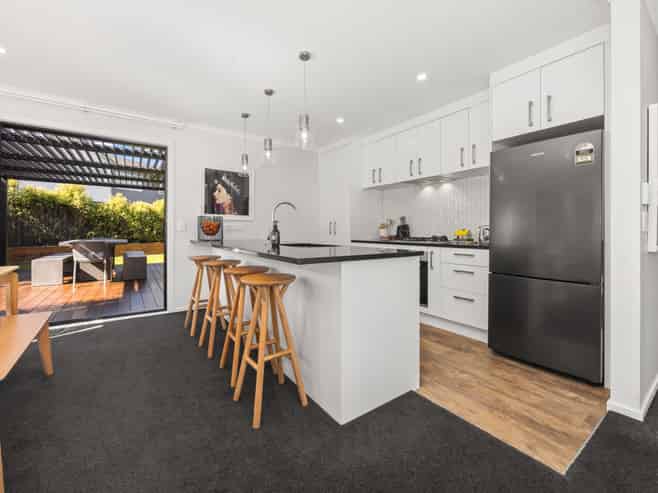 10 Pateke Drive, Porirua
