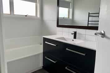 B/92 Kamo Road, Kensington