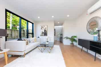 7A Hewlett Road, Massey