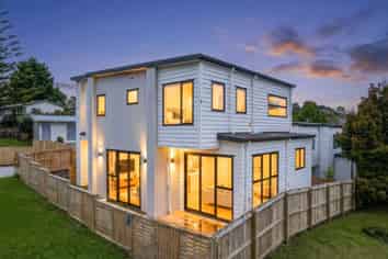 7A Hewlett Road, Massey