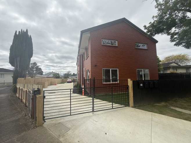 23C Desmond Place, Otara