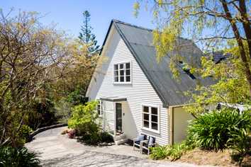 144 Hill Road, Belmont