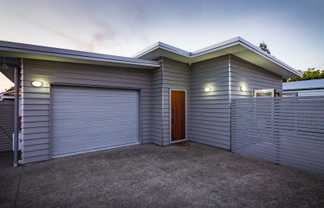 65 Weston Avenue, Roslyn