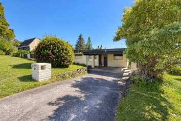 40 Girrahween Drive, Totara Vale