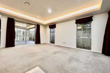 18 Dromoland Drive, Flat Bush