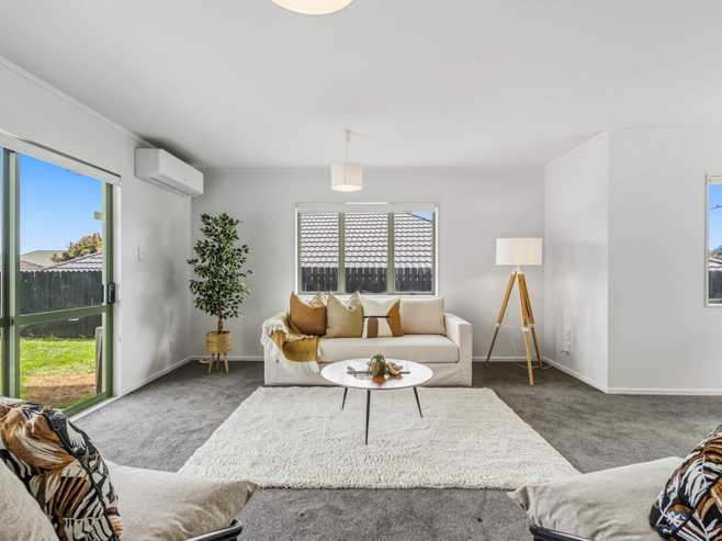 18 Cyclamen Road, Mangere