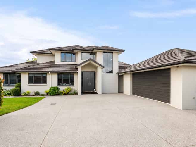 10 Johnnybro Place, Rototuna North