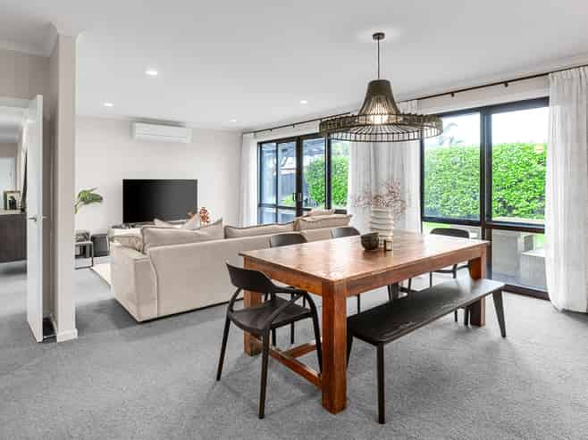 10 Johnnybro Place, Rototuna North