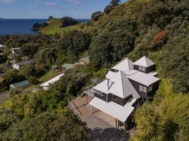 5 Florence Place, Hahei