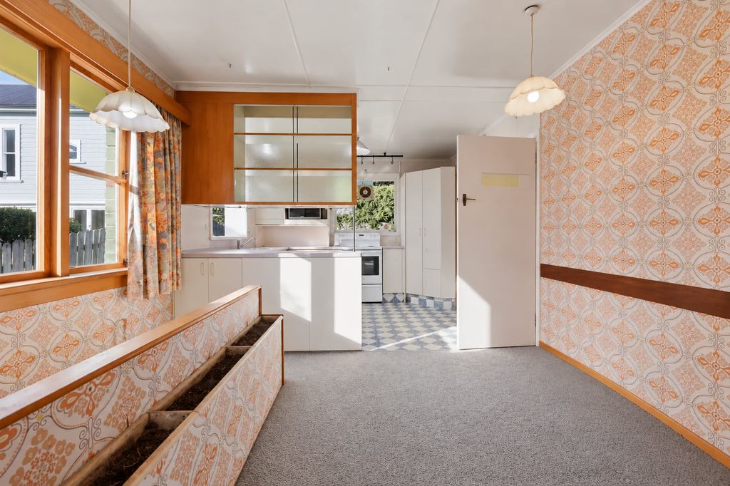 Sunny three bedroom home 5