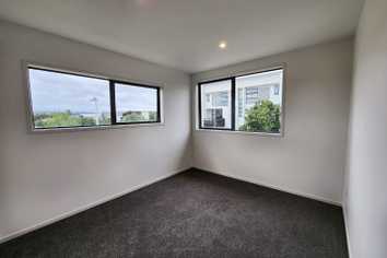 86 Glidepath Road, Hobsonville