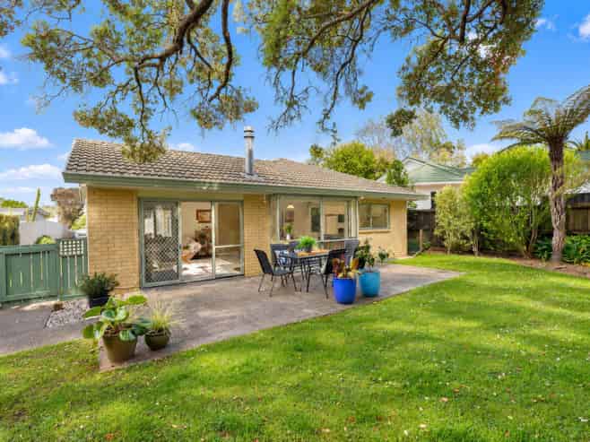 2/155  Portage Road, New Lynn