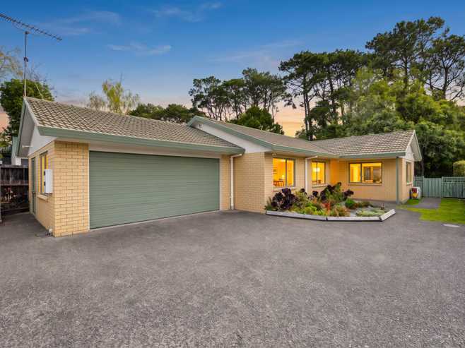 2/155  Portage Road, New Lynn