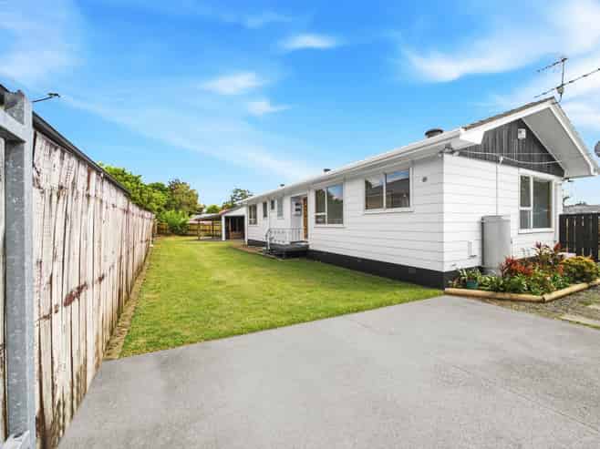 52 Te Irirangi Drive, Clover Park