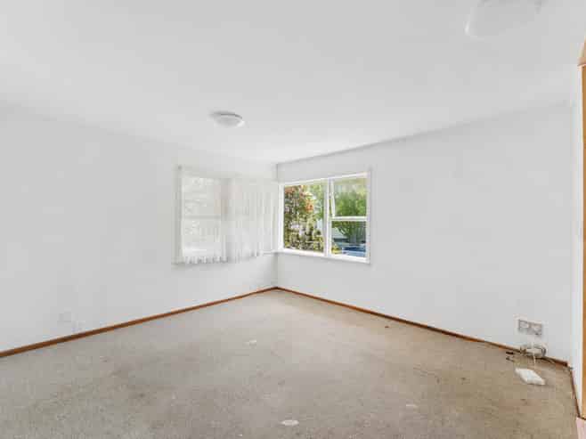 28  Laura Street, Kelston