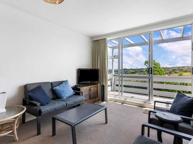 4/8 Harvey Place, Saint Heliers
