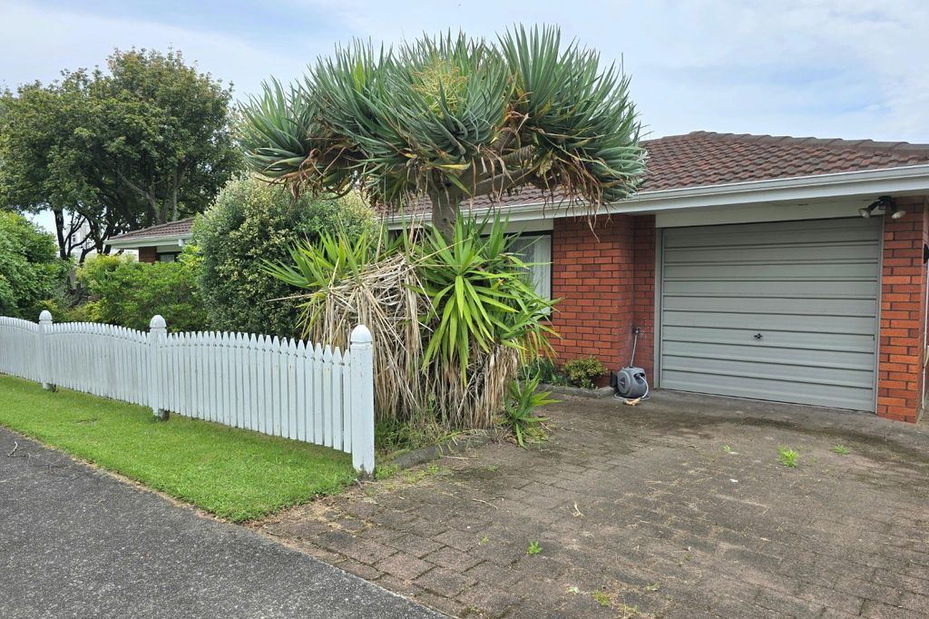 Spacious Two-Bedroom Home in Central Tauranga - Available on/after 30/11/2026 1