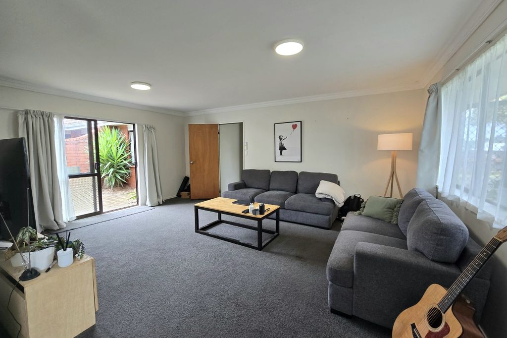 Spacious Two-Bedroom Home in Central Tauranga - Available on/after 30/11/2026 2